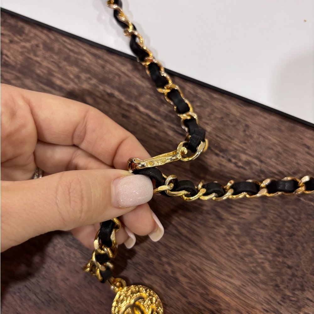 Authentic 1982 CHANEL vintage black and child leather chain belt 95cm - Picture 8 of 12